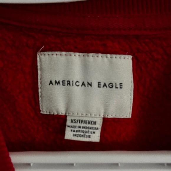 American Eagle Women’s Red Sweater - Picture 4 of 6